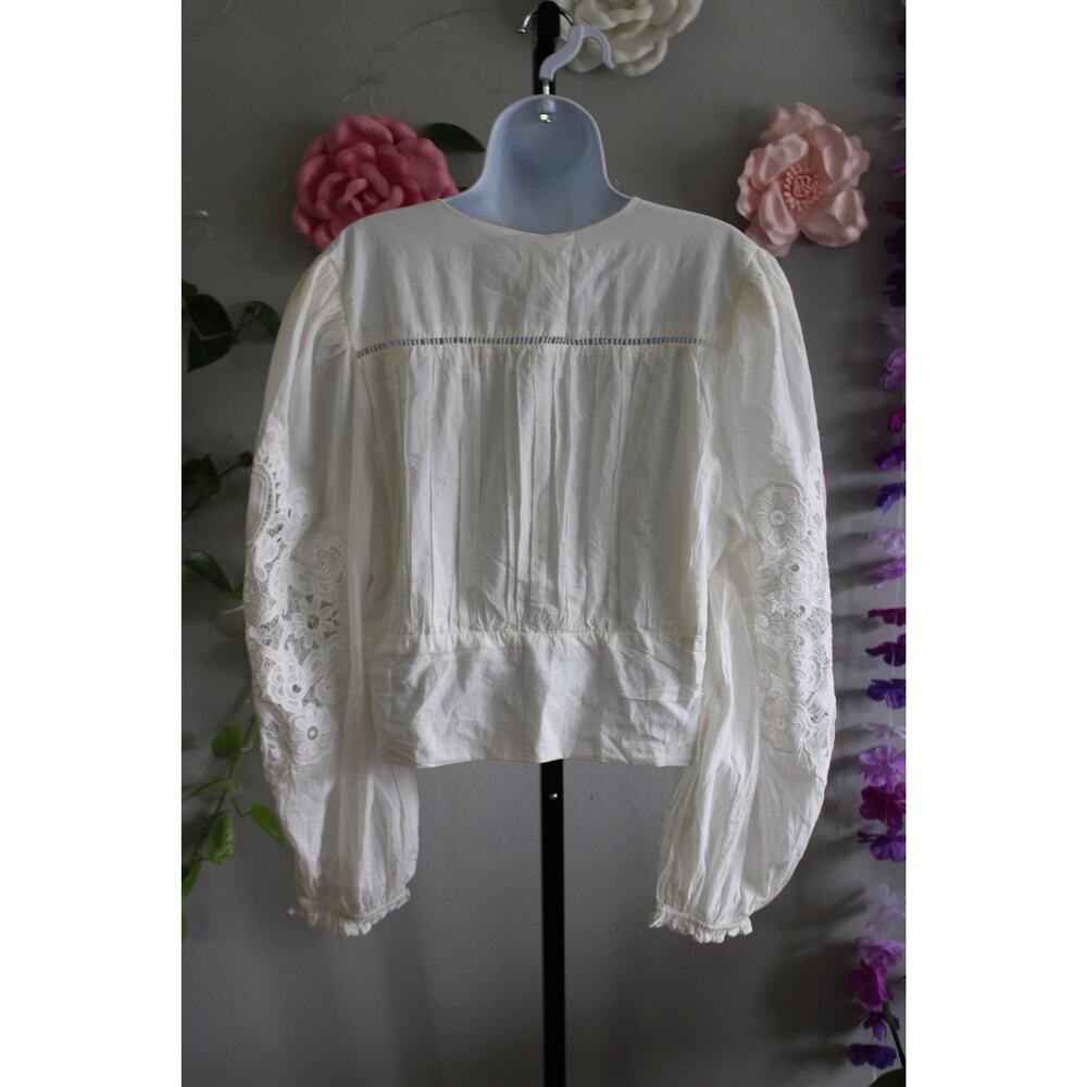 FARM Rio White Embroidered Lace Cropped Blouse Size L| NWT | MSRP $176 - Picture 9 of 16